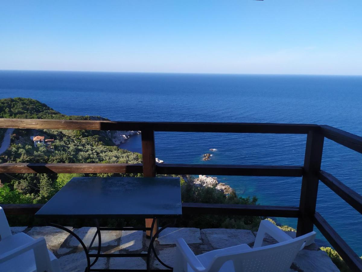 Double Studio Room By The Sea Цагарада Экстерьер фото